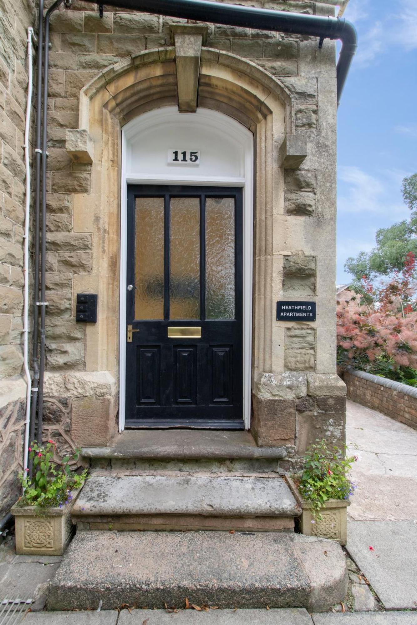 Elegant Malvhina Retreat On The Malvern Hills Great Malvern Exterior photo
