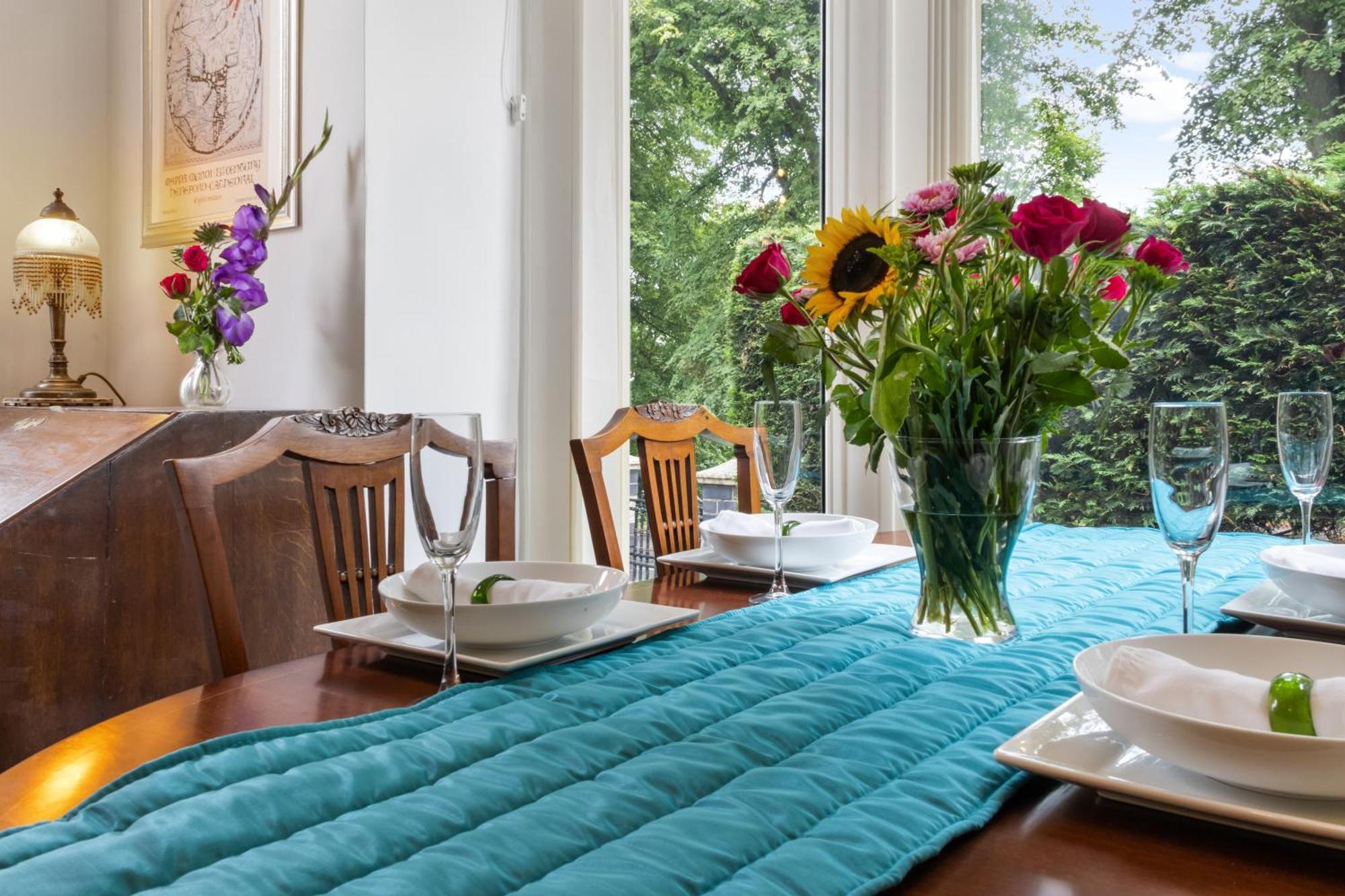 Elegant Malvhina Retreat On The Malvern Hills Great Malvern Exterior photo